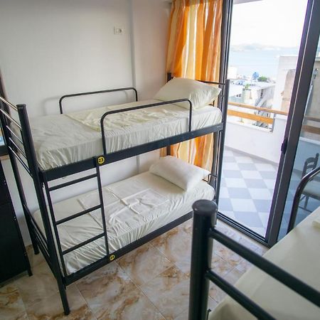 Wallaby Hostel Sarandë Exterior foto